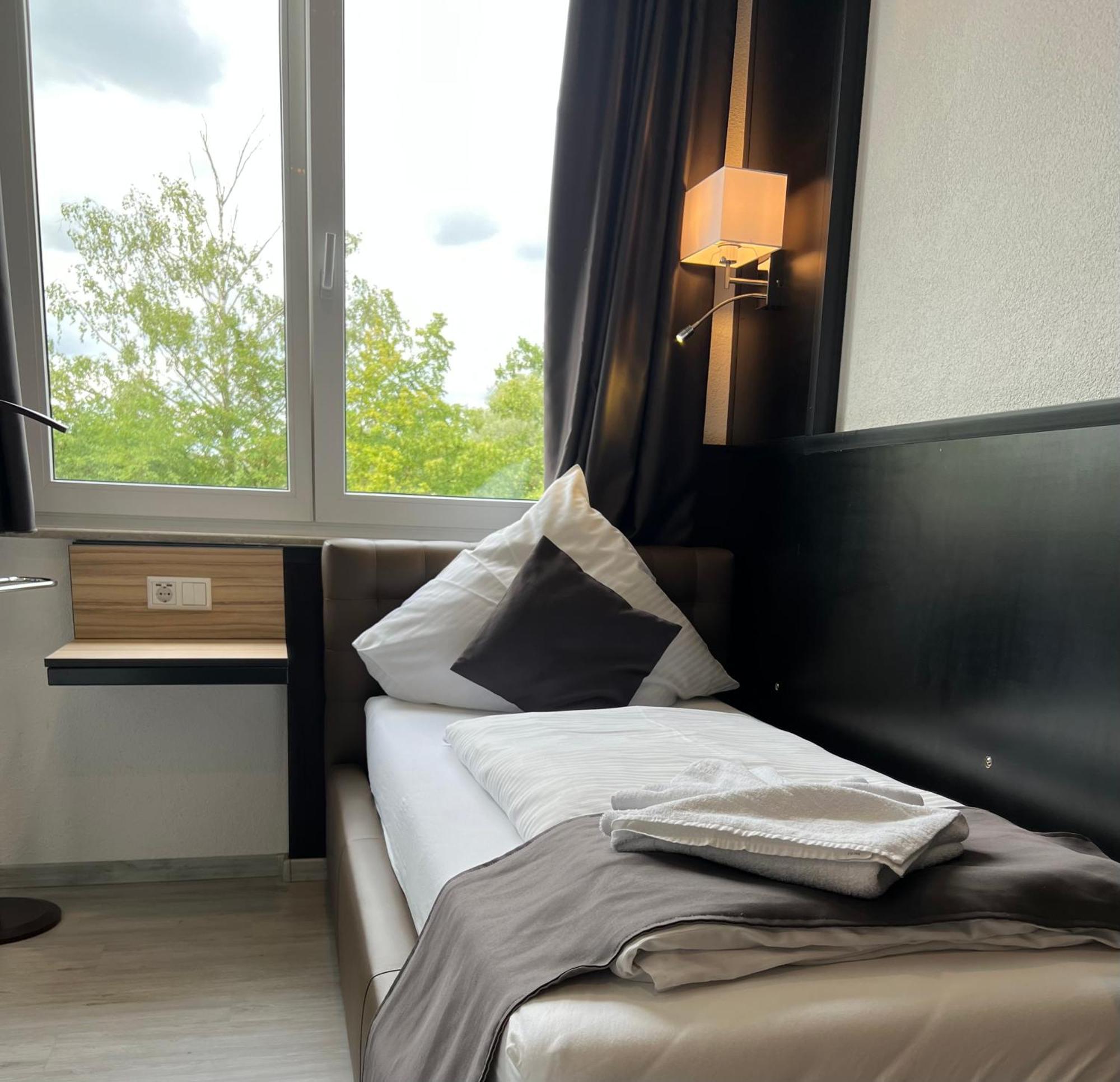 Yebs Hotel กุนซ์บวร์ก ภายนอก รูปภาพ
